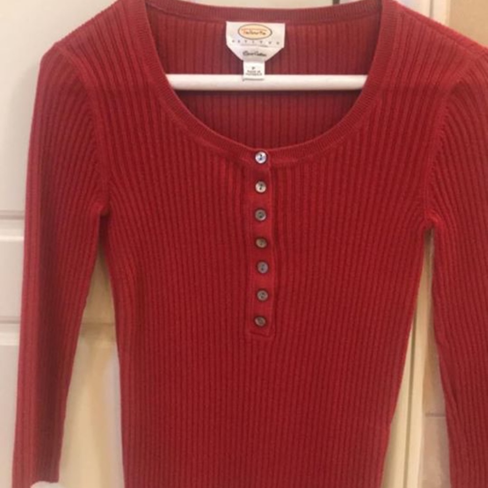 Red Ribbed tee